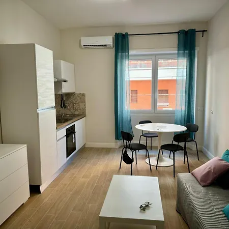 Premium One-bedroom Sofa Bed, Near Vatican - Newly Renovated * Roma